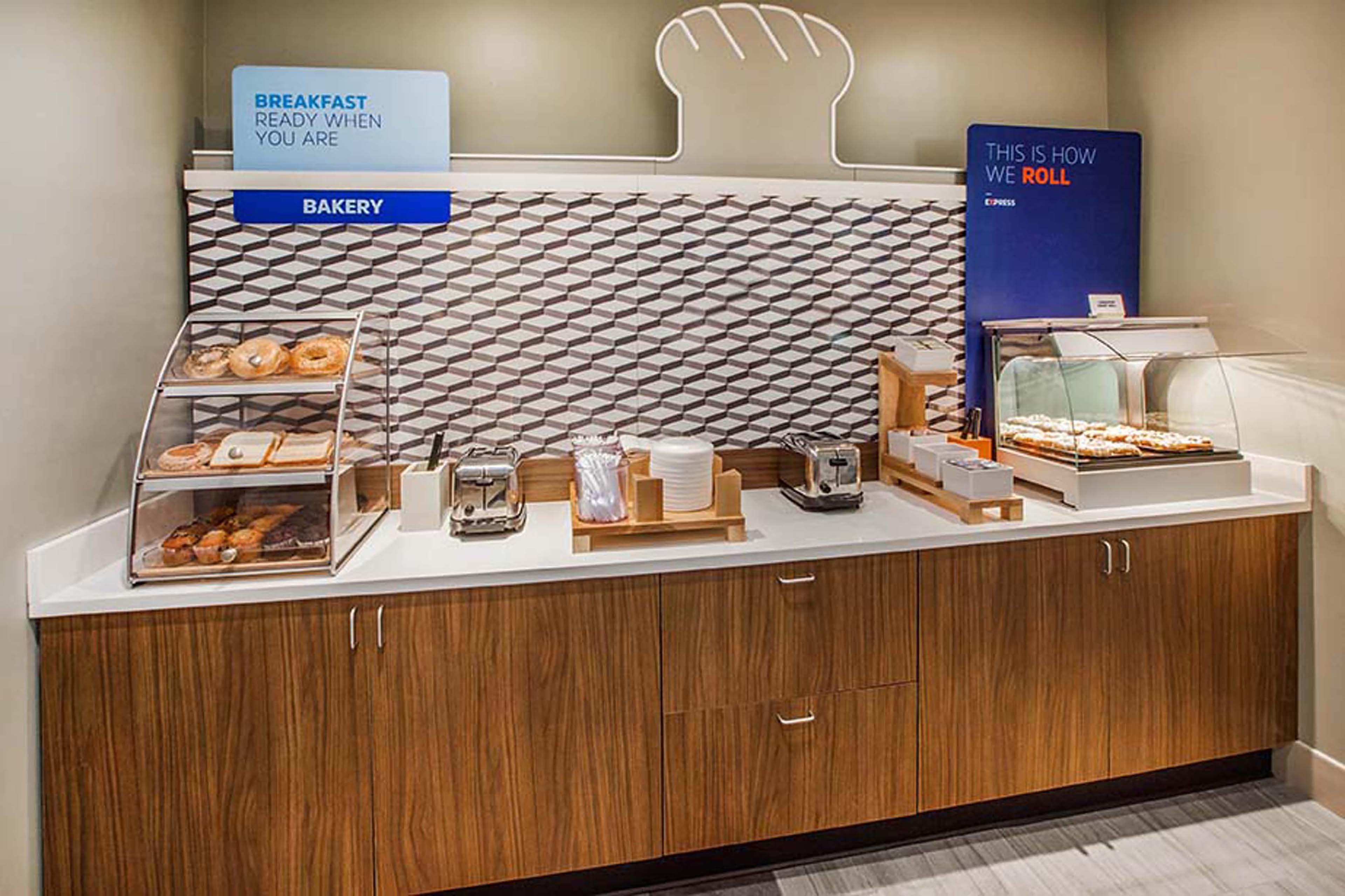 Holiday Inn Express & Suites Midwest City By Ihg מראה חיצוני תמונה