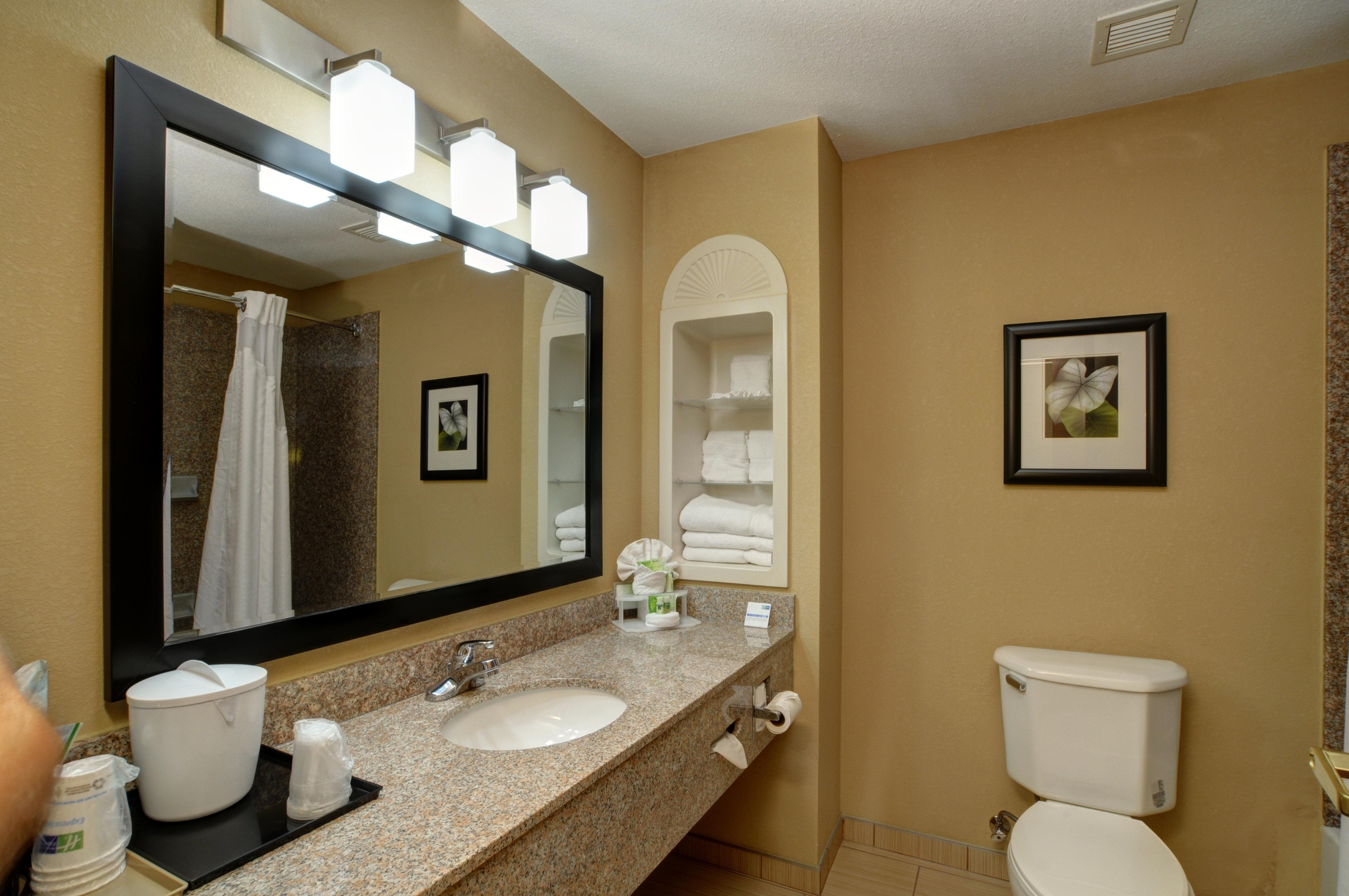 Holiday Inn Express & Suites Midwest City By Ihg מראה חיצוני תמונה