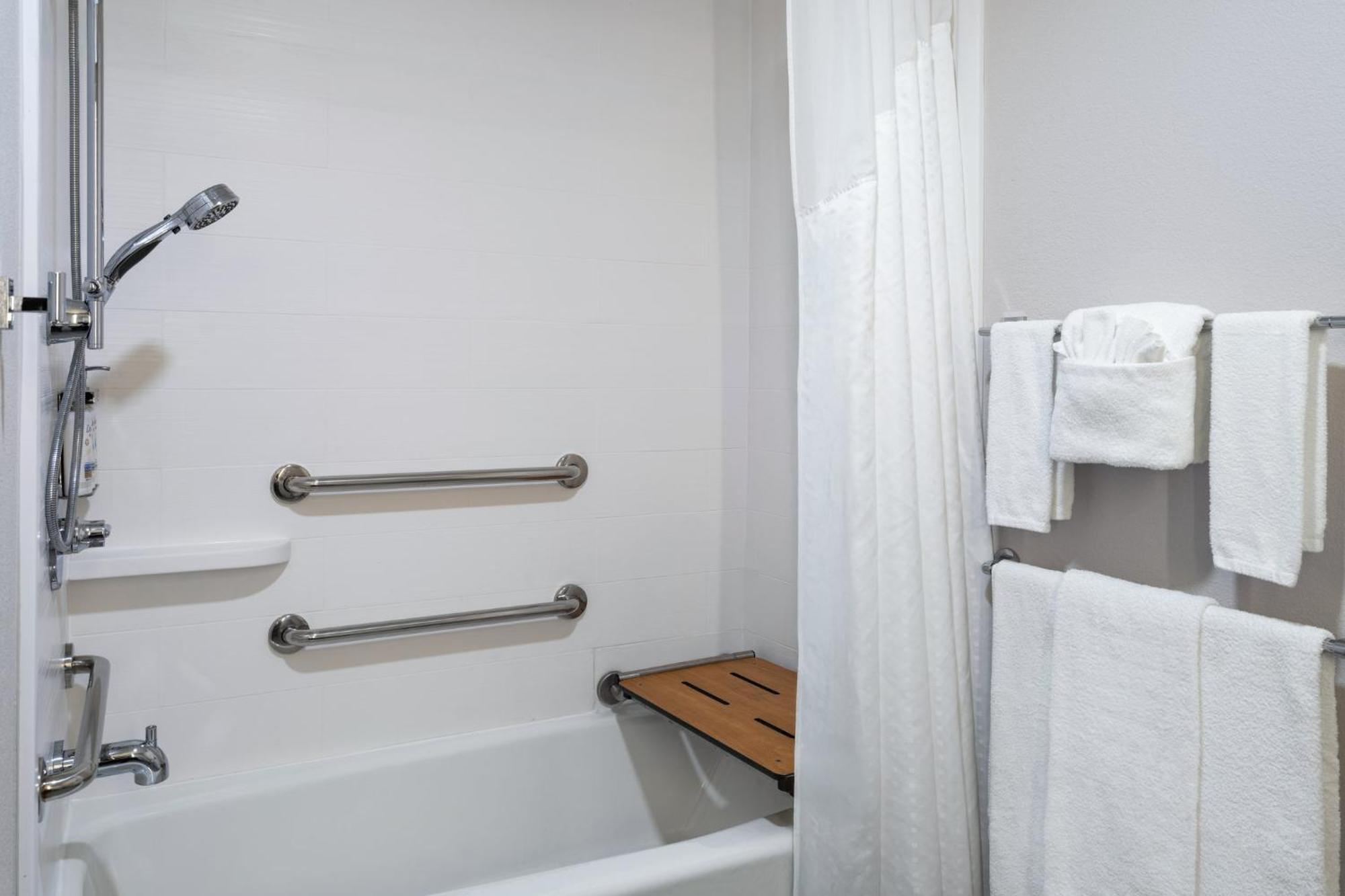 Holiday Inn Express & Suites Midwest City By Ihg מראה חיצוני תמונה