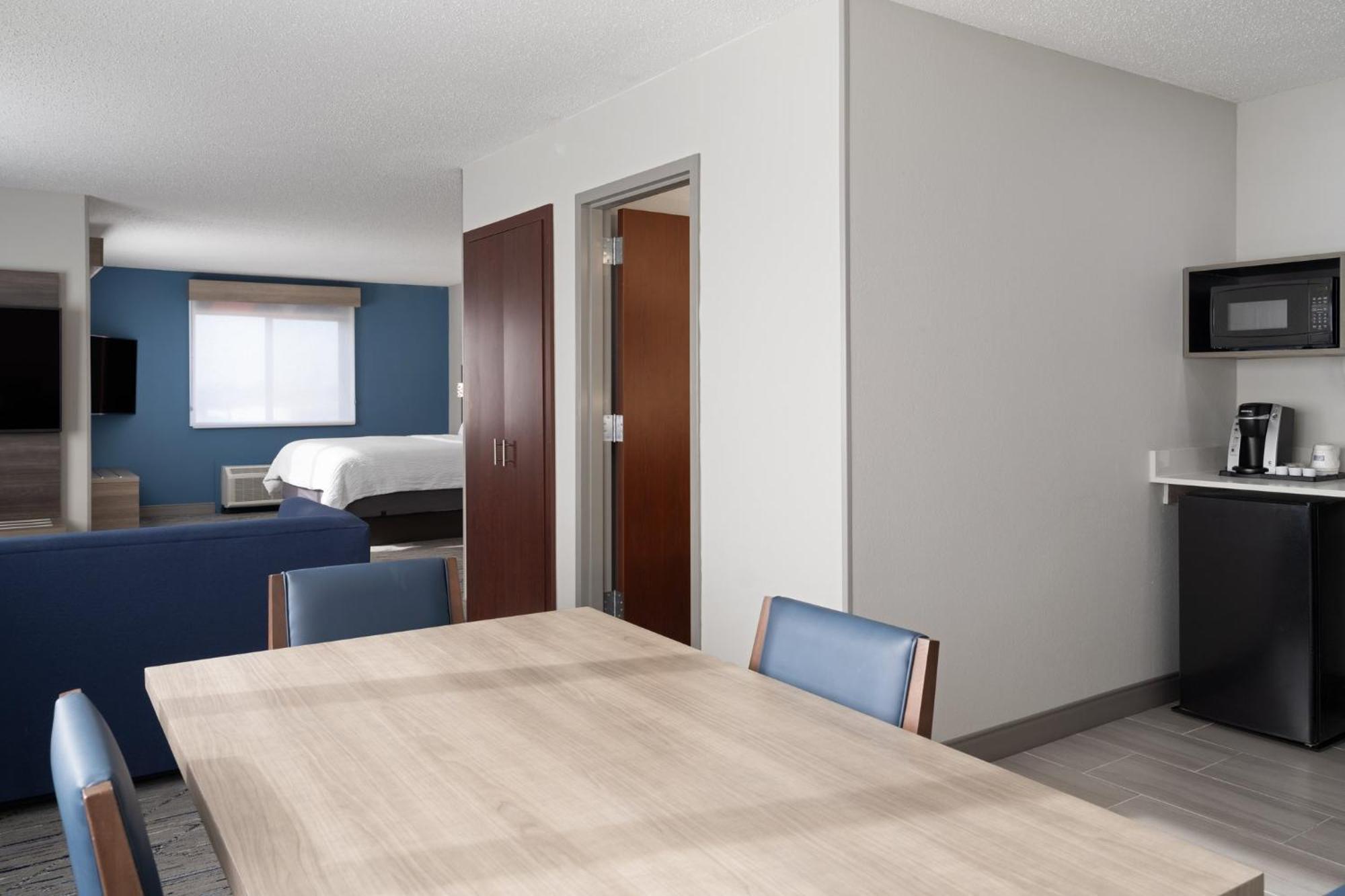 Holiday Inn Express & Suites Midwest City By Ihg מראה חיצוני תמונה
